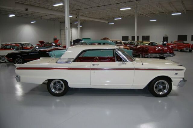 Ford Fairlane 500 Sport Coupe 1963 image number 3