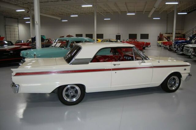 Ford Fairlane 500 Sport Coupe 1963 image number 39