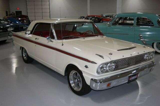 Ford Fairlane 500 Sport Coupe 1963 image number 5