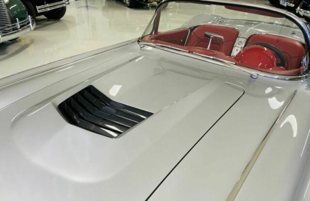 Chevrolet Corvette 1962 image number 42