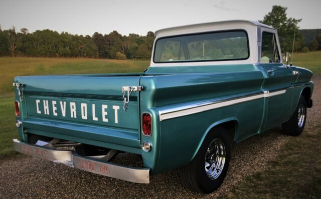 Chevrolet C-10 1965 image number 14