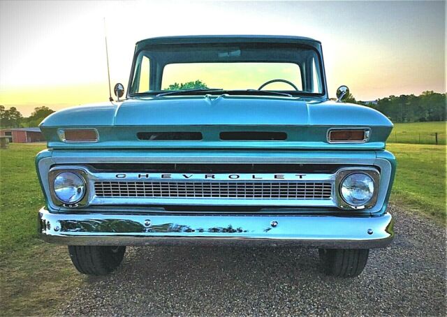 Chevrolet C-10 1965 image number 2