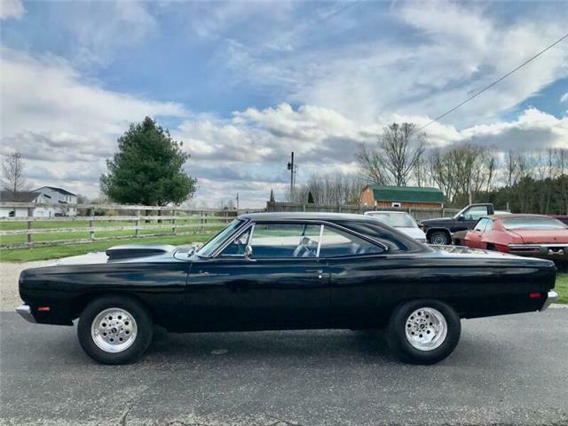 Plymouth Road Runner 1969 image number 18