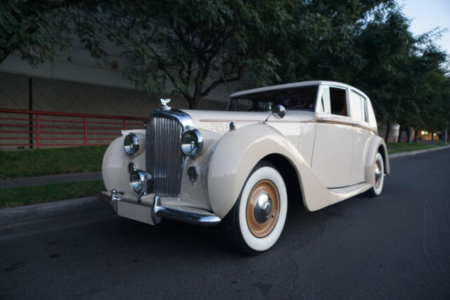 Bentley MARK VI 4.25L ALUMINUM FREESTONE & WEBB COACHBUILT 1947 image number 20