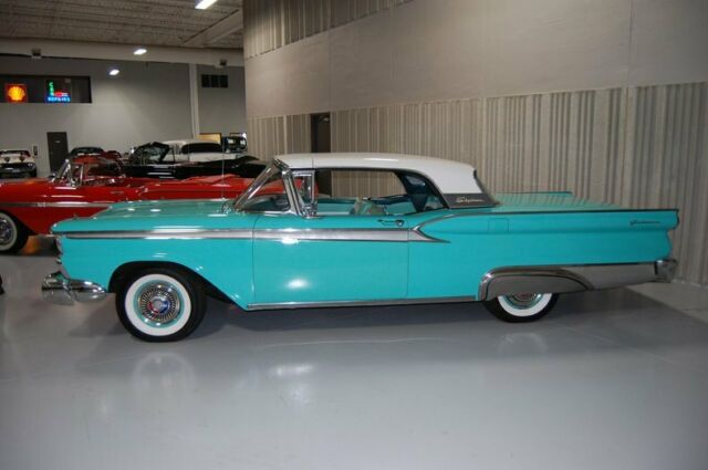 Ford Skyliner Convertible 1959 image number 27