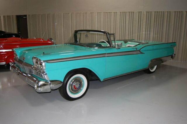 Ford Skyliner Convertible 1959 image number 31