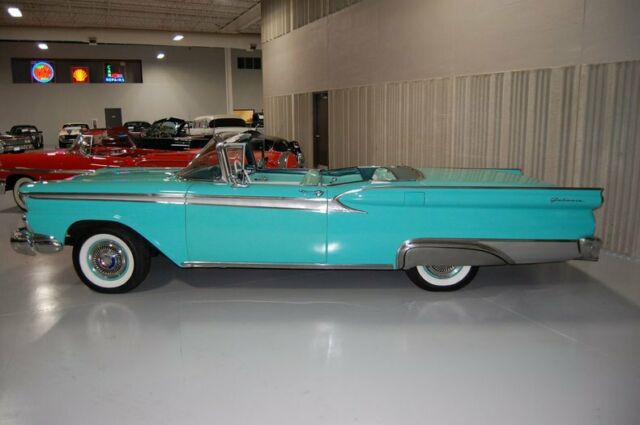 Ford Skyliner Convertible 1959 image number 33