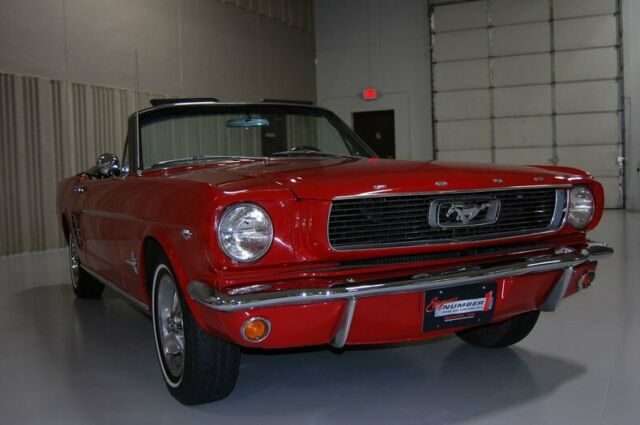 Ford Mustang Convertible 1966 image number 28