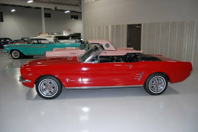 Ford Mustang Convertible 1966 image number 5