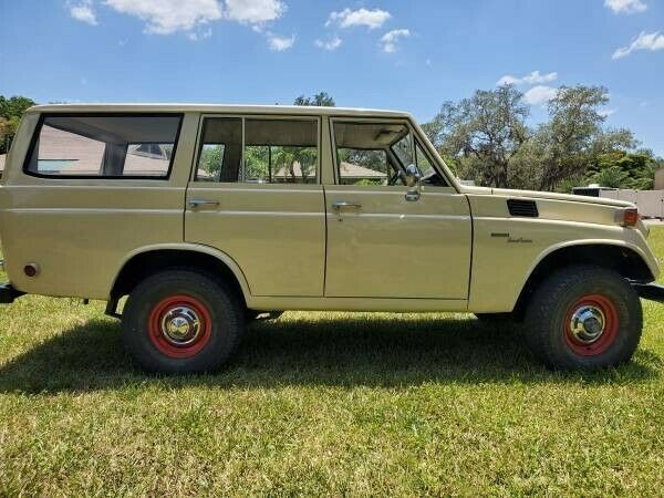 Toyota Land Cruiser 1969 image number 10