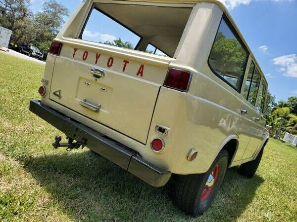 Toyota Land Cruiser 1969 image number 18