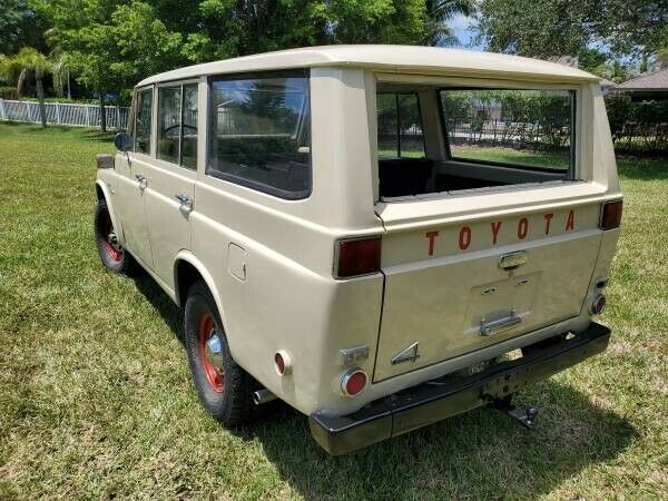 Toyota Land Cruiser 1969 image number 2