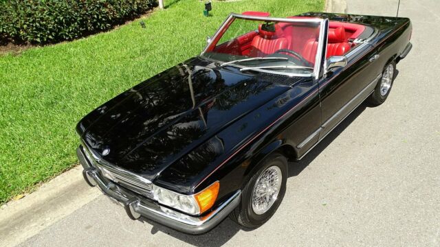 Mercedes-Benz SL-Class 1972 image number 26