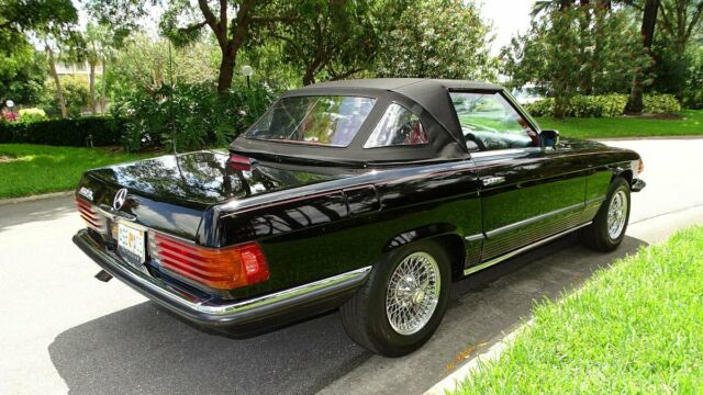 Mercedes-Benz SL-Class 1972 image number 27