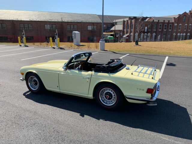 Triumph TR-6 1971 image number 25