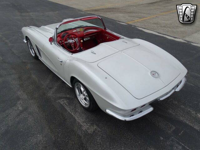 Chevrolet Corvette 1962 image number 29