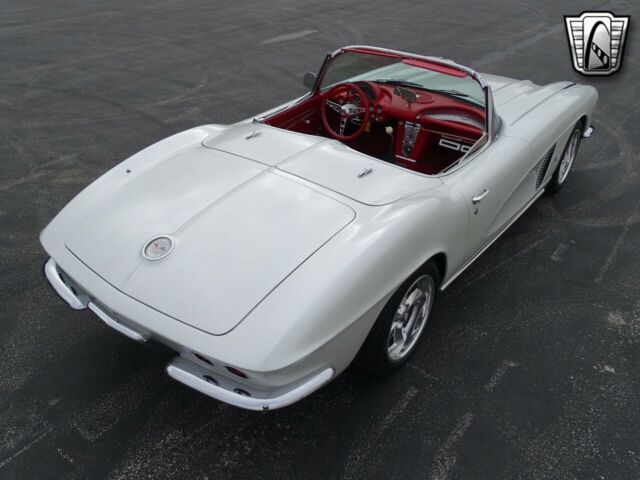 Chevrolet Corvette 1962 image number 31