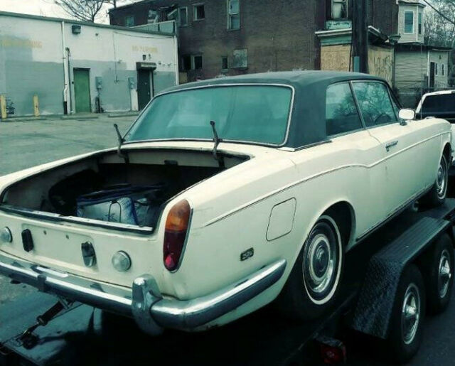 Rolls-Royce Corniche 1970 image number 18