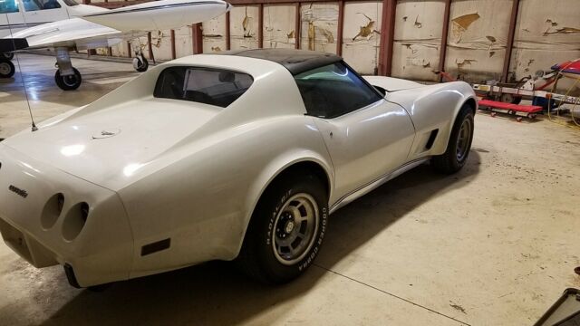 Chevrolet Corvette 1977 image number 2