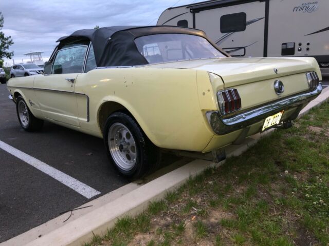 Ford Mustang 1965 image number 20