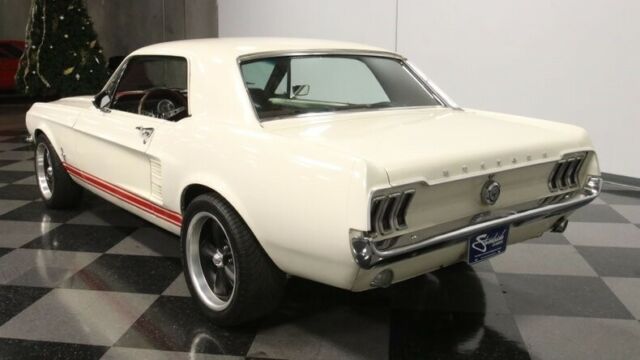 Ford Mustang 1967 image number 10