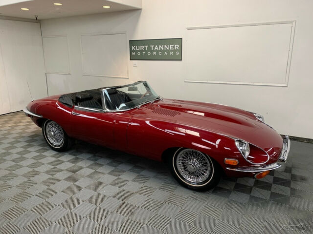 Jaguar E-Type 1970 image number 0