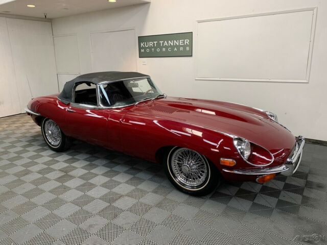 Jaguar E-Type 1970 image number 19