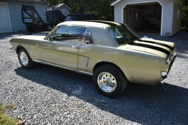 Ford Mustang 1966 image number 27