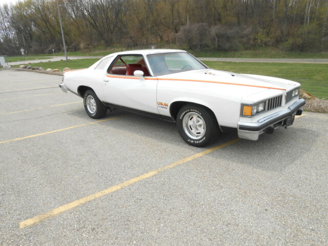 Pontiac Le Mans 1977 image number 2