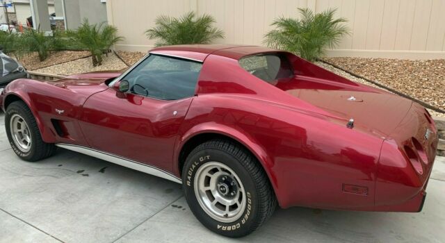 Chevrolet Corvette 1977 image number 1