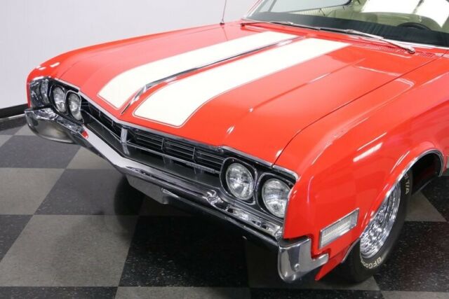 Oldsmobile Starfire 1966 image number 22