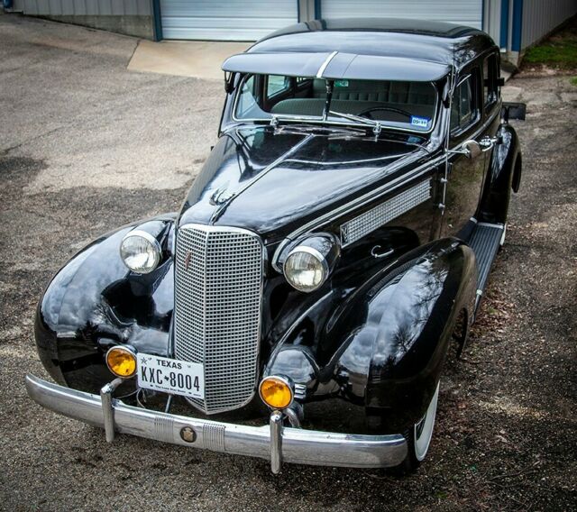 Cadillac Series 60 Special 1937 image number 20