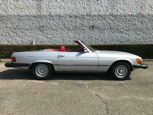 Mercedes-Benz SL-Class 1977 image number 27