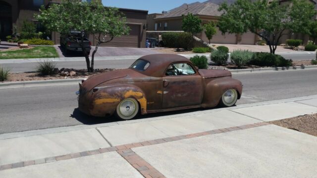 Dodge Luxury Liner 1941 image number 2