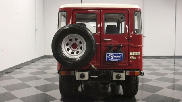 Toyota FJ Cruiser 1961 image number 12