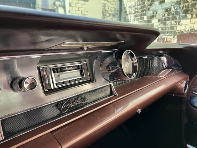 Cadillac DeVille 1962 image number 11