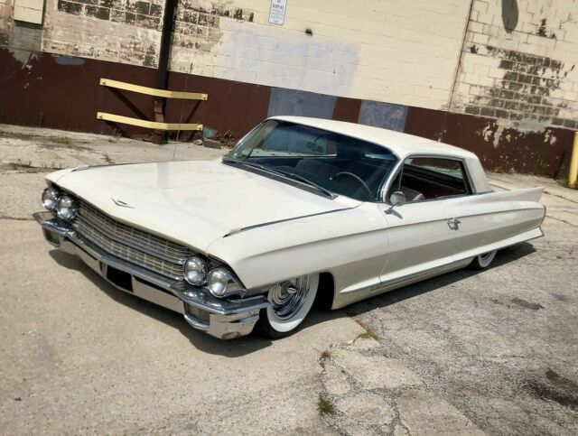 Cadillac DeVille 1962 image number 2