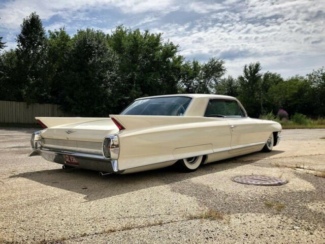 Cadillac DeVille 1962 image number 28