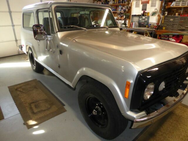 Jeep Commando 1973 image number 2