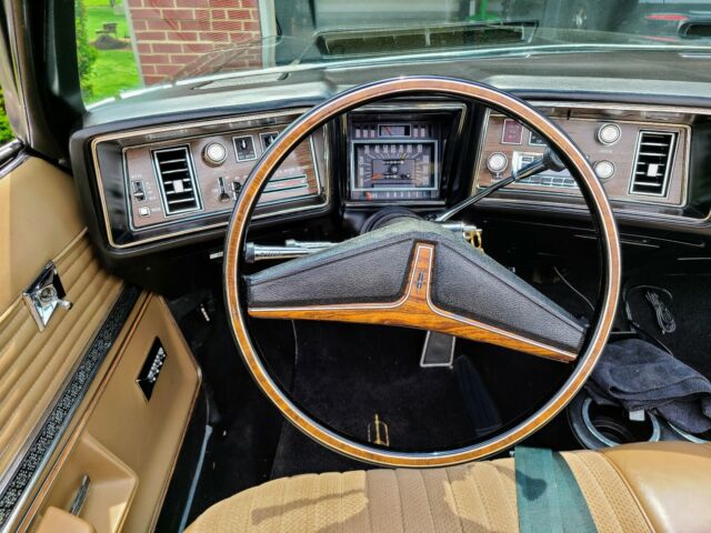 Oldsmobile Delta 88 1973 image number 19