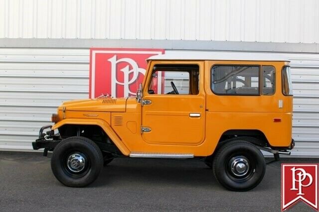 Toyota Land Cruiser 1973 image number 1