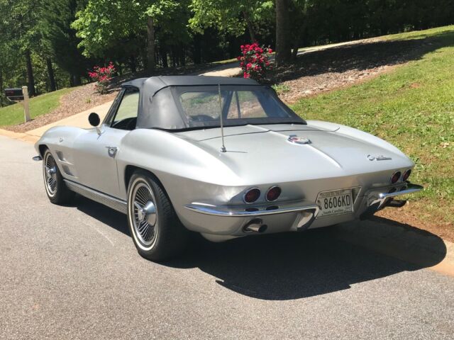 Chevrolet Corvette 1963 image number 28