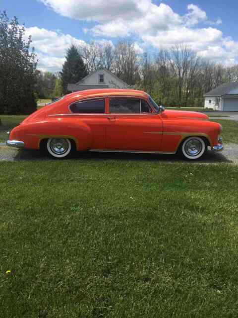 Chevrolet Fleetline 1949 image number 2