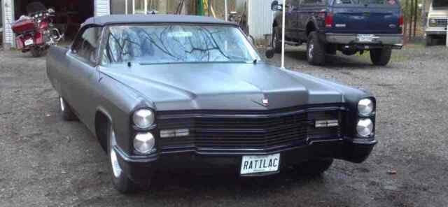 Cadillac DeVille Convertible 1966 image number 15