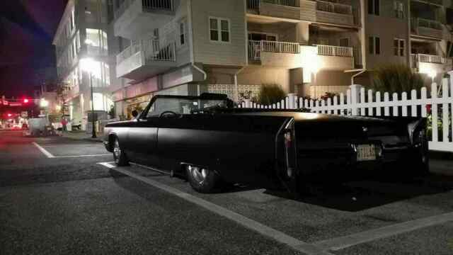 Cadillac DeVille Convertible 1966 image number 17