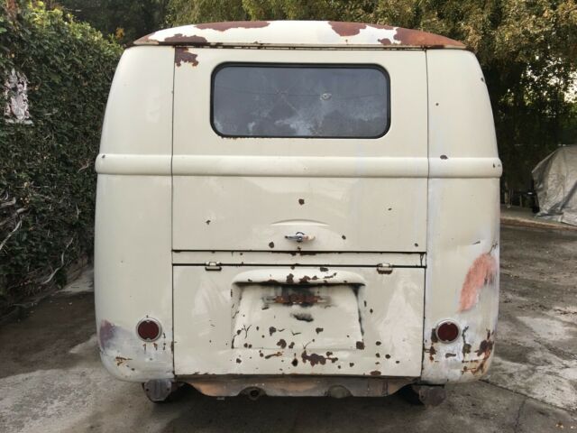 Volkswagen Bus/Vanagon 1961 image number 3