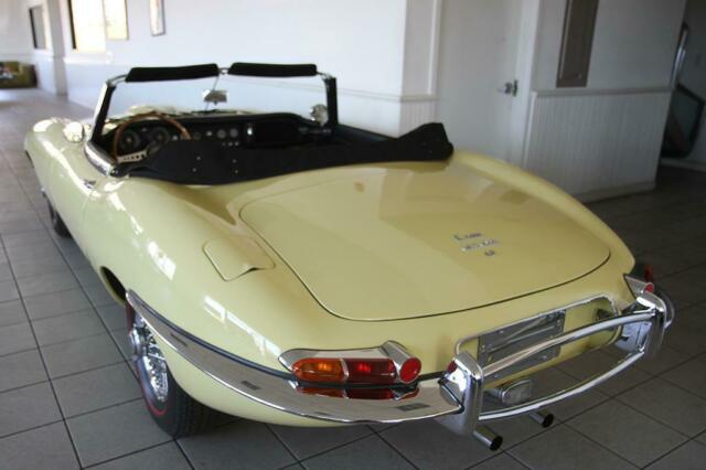 Jaguar E-Type 1967 image number 7