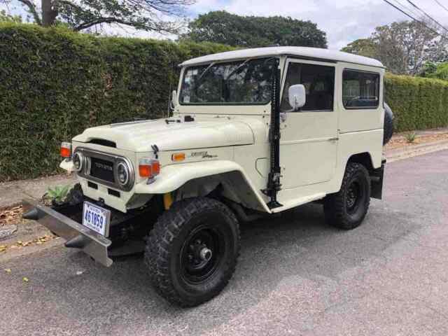 Toyota Land Cruiser 40 3.0 D 1972 image number 0