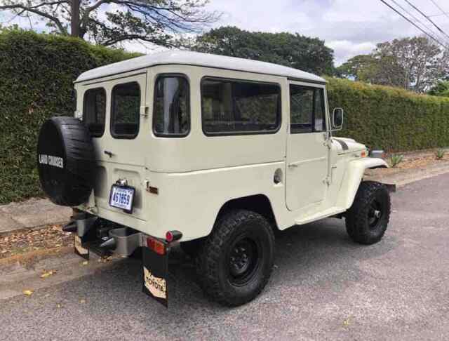 Toyota Land Cruiser 40 3.0 D 1972 image number 10