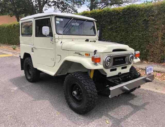 Toyota Land Cruiser 40 3.0 D 1972 image number 11